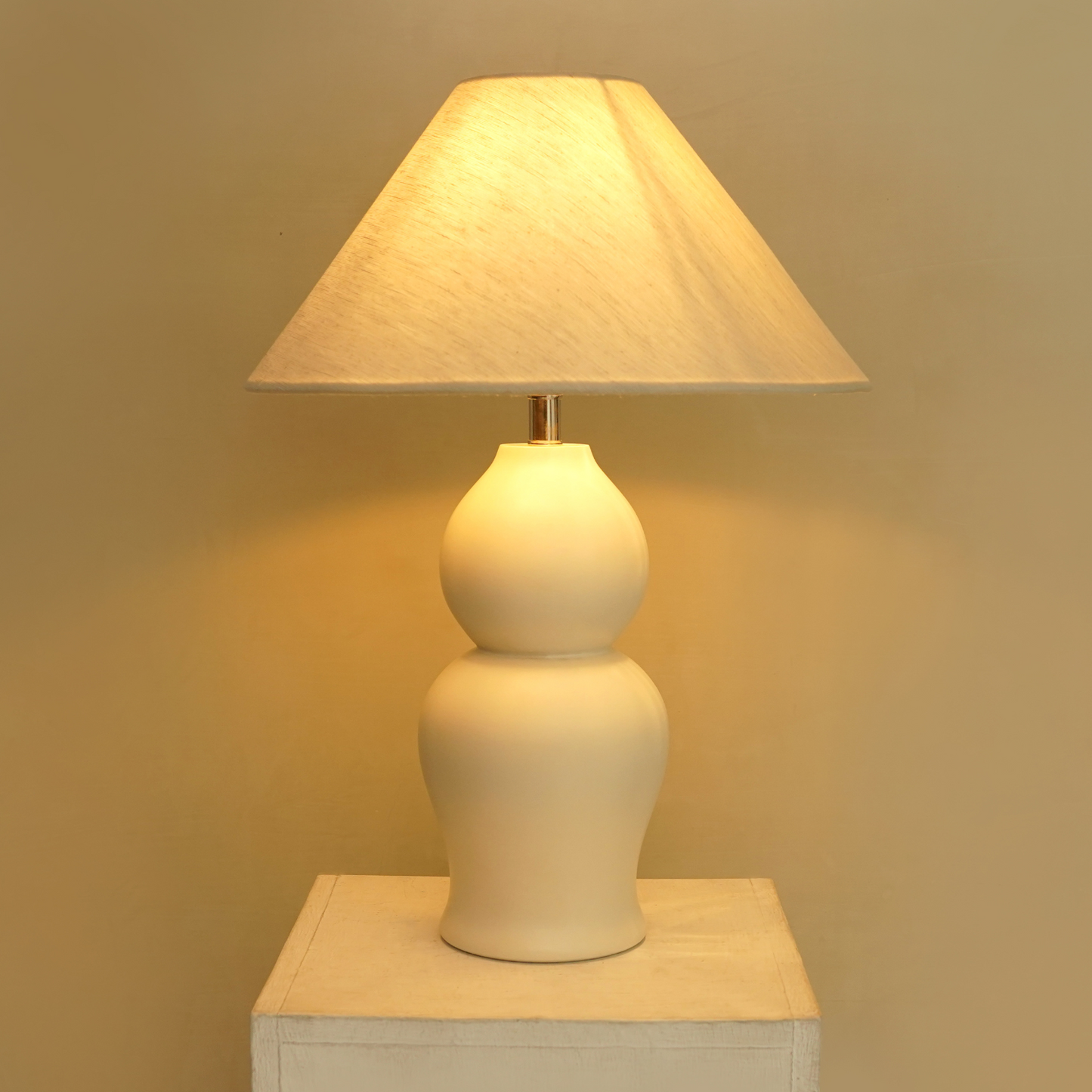 Midnight Glow | Solid white Bedside Table Lamp